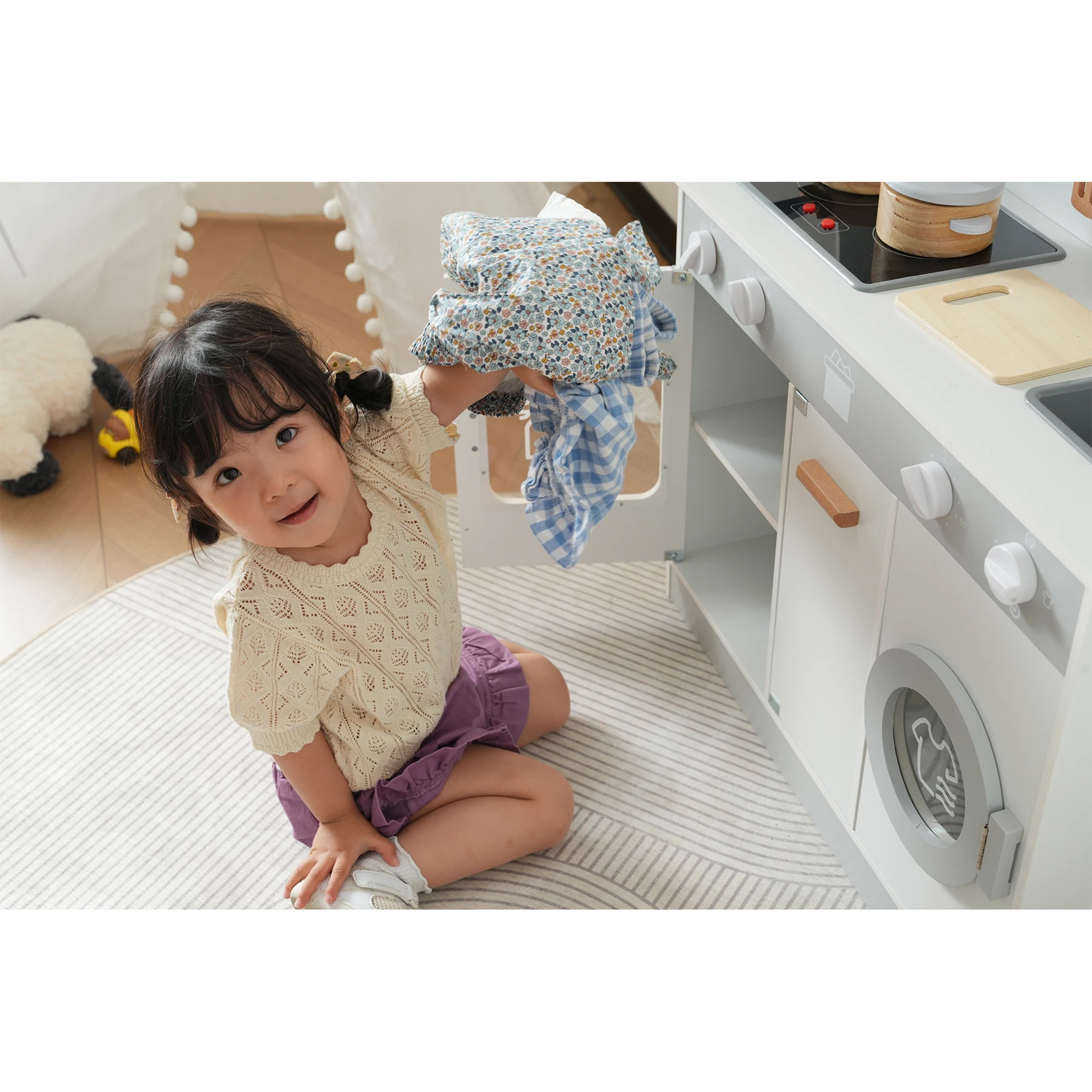 おままごと キッチン 木製 台所 ライト付き 調理器具付き 調味料 食材 野菜 知育玩具 コンロ 電子レンジ 家事 おもちゃ キッズ ベビー 誕生日 プレゼント【ホワイト】