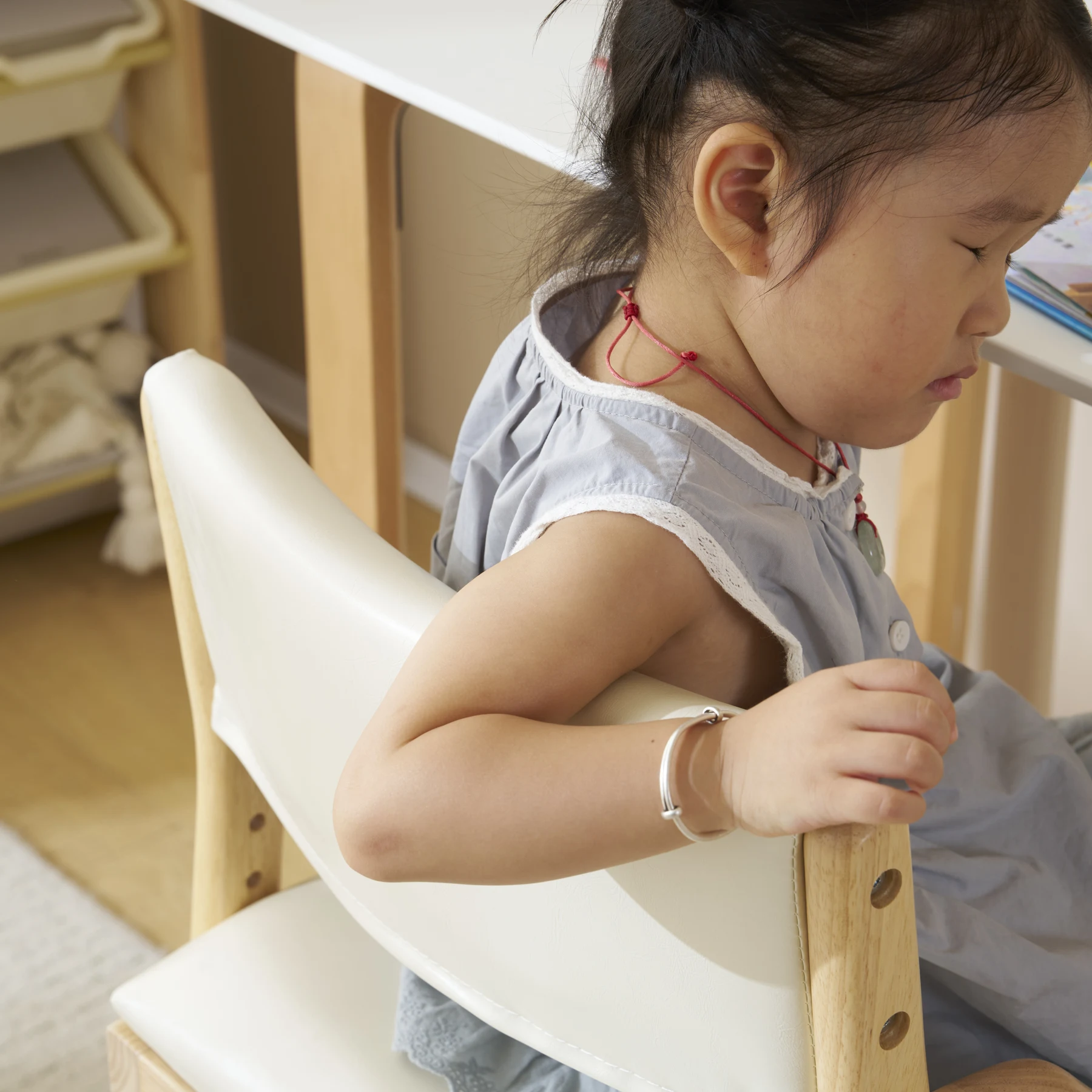 【2個】 ベージュ-pu 学習チェア 学習椅子 木製 姿勢 子供 キッズチェア ハイチェア ダイニングチェア 椅子 高さ調整 シンプル コンパクト 組立て 板座 足置き