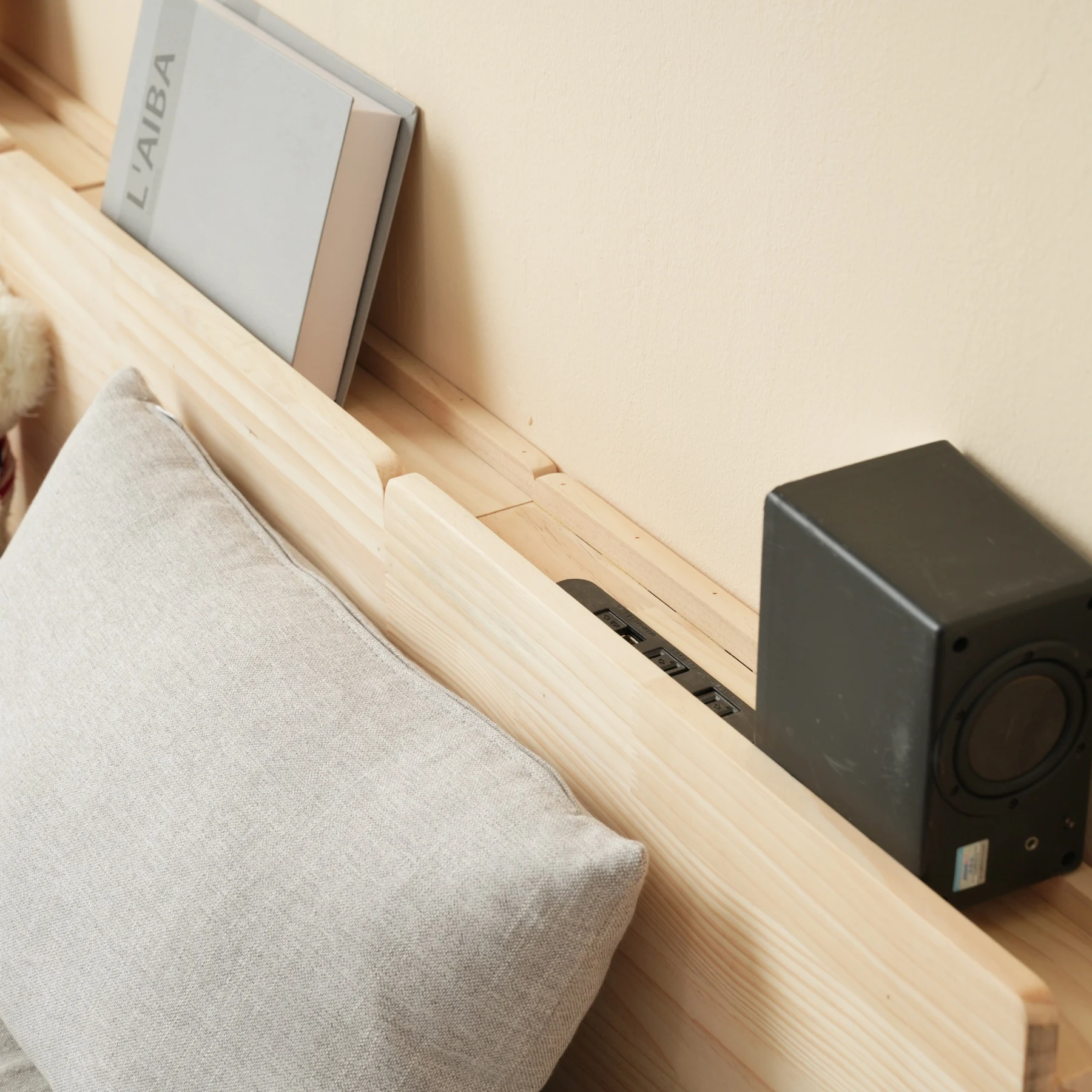 【パレットベッド×16枚+パベッドボード*4】パレットベッド 天然木 すのこベッド ローベッド 木製 おしゃれ お掃除ロボット対応 分割 ベッドフレーム