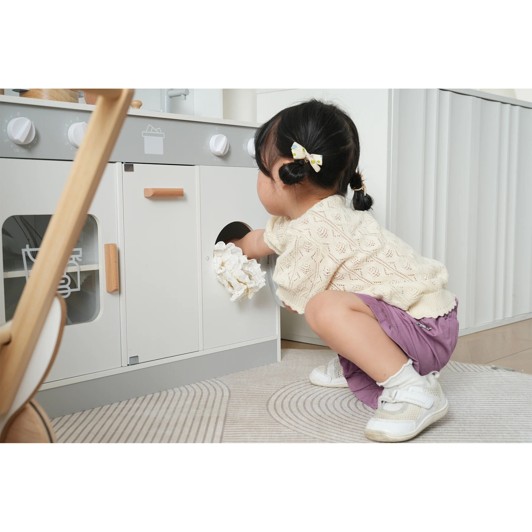 おままごと キッチン 木製 台所 ライト付き 調理器具付き 調味料 食材 野菜 知育玩具 コンロ 電子レンジ 家事 おもちゃ キッズ ベビー 誕生日 プレゼント【ホワイト】