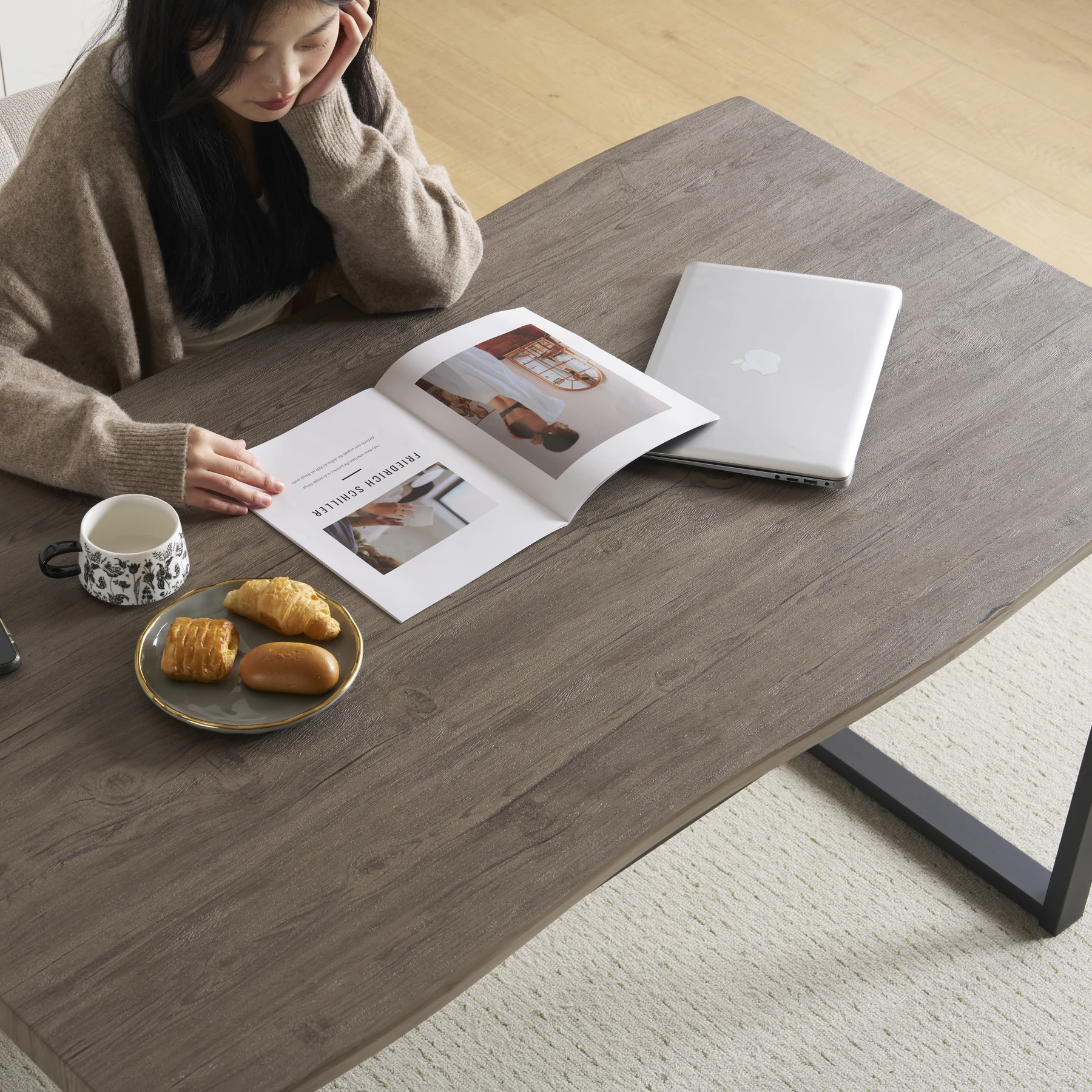 【テーブル単品販売】ダイニングテーブル 食卓 4人用 2人用 幅140cm おしゃれ 組み立て非常に簡単 ソリッド ハイエンド ヴィンテージ風 モダン 客用 書斎用 シンプル 波の形