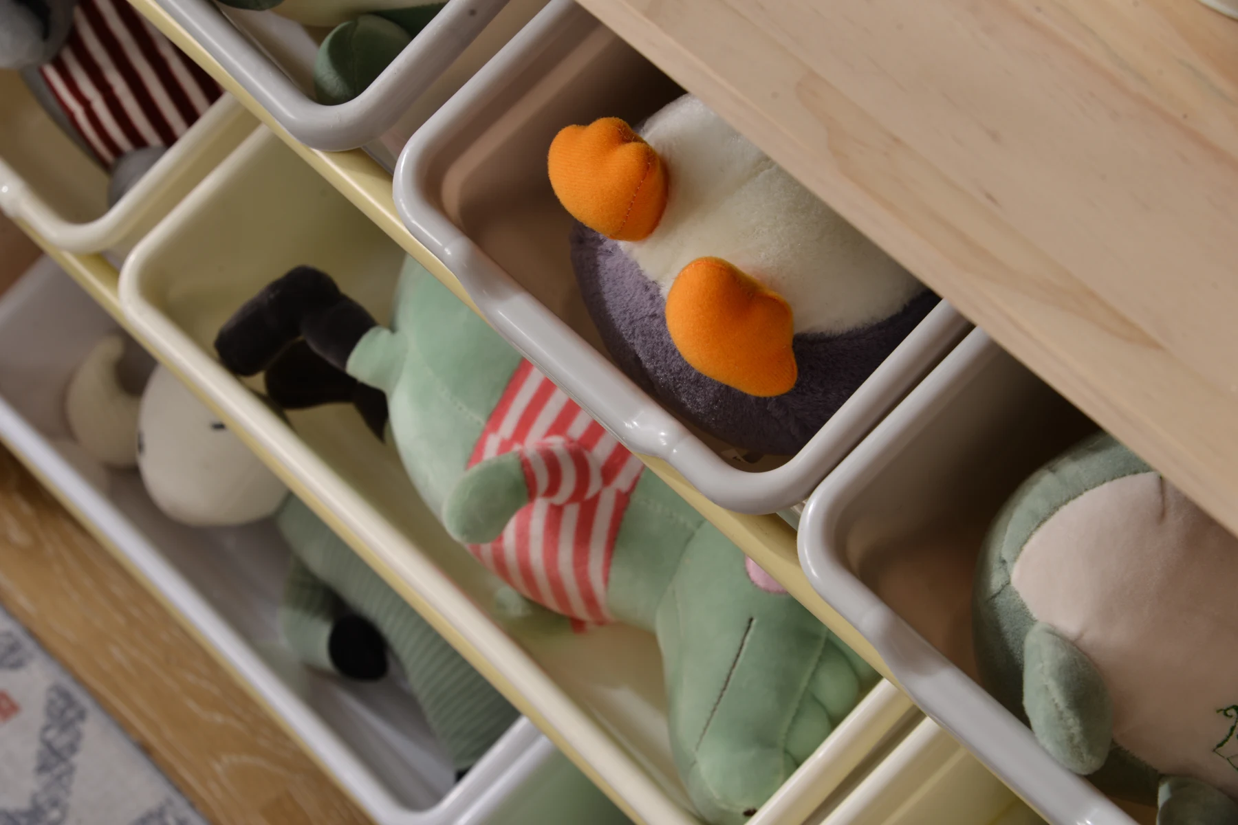 【人気商品】おもちゃ収納4段ラック 子ども用家具 天然木