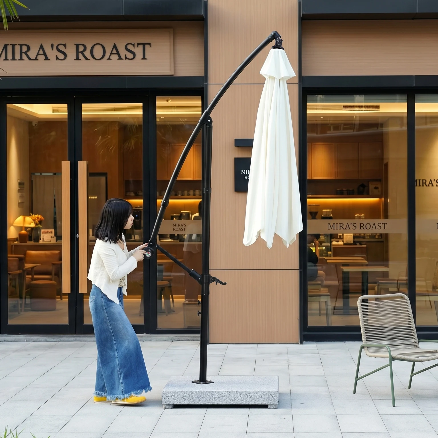 直径250cm 30+UPF紫外線 360度回転 対策角度調整 専用ベース付き パラソル ガーデンパラソル 大型 ビーチパラソル ガーデニング 庭 キャンプ 日傘 家庭での使用 商業利用 海辺 プール 海の家【アイボリー】