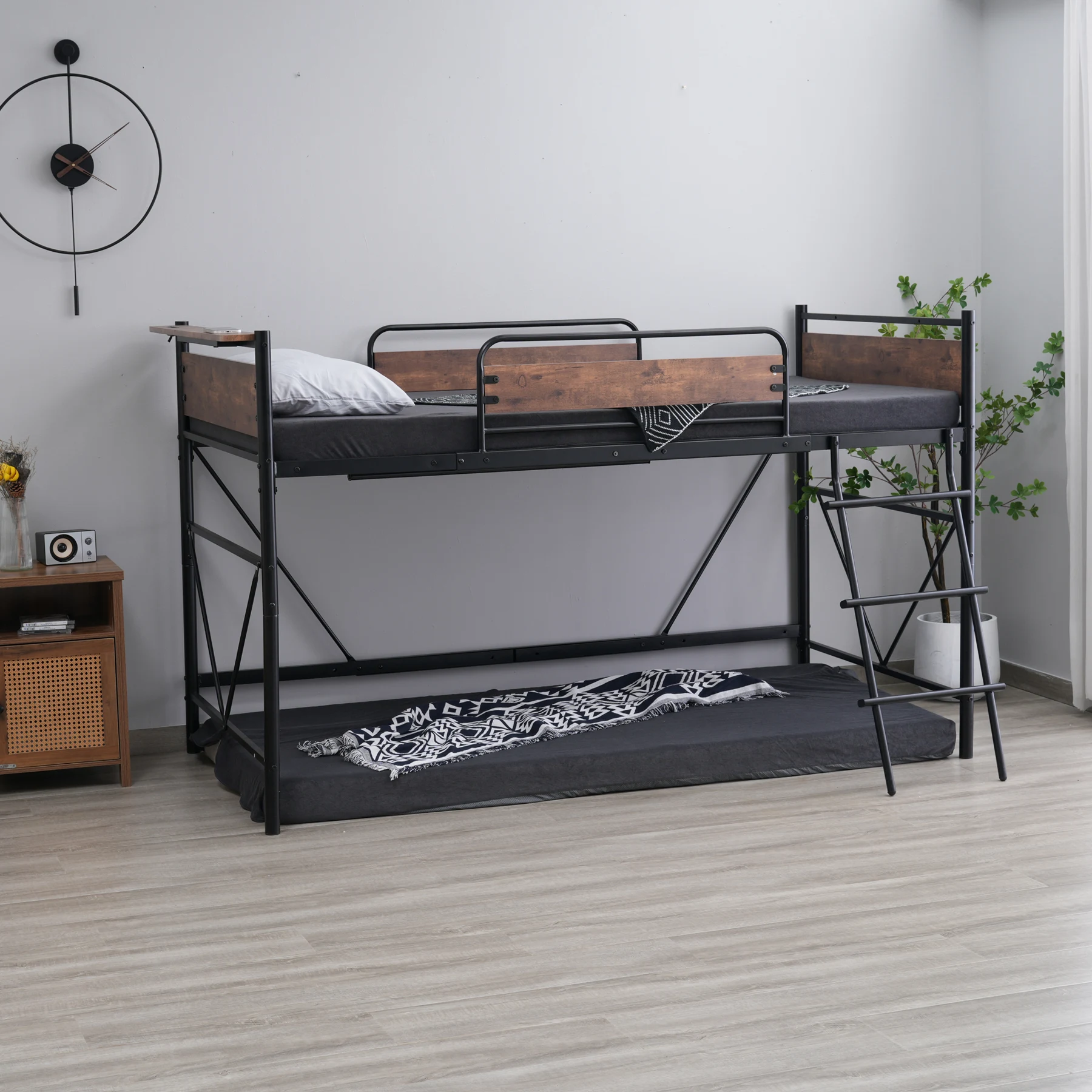 ロフトベッド パイプベッド シングル 耐荷重150kg 高さ125cm システムベッド ロータイプ ミドルタイプ 収納 北欧風 大人 一人暮らし ハンガーポール4本付属 送料無料 スチール 耐震 ベッド 子供部屋