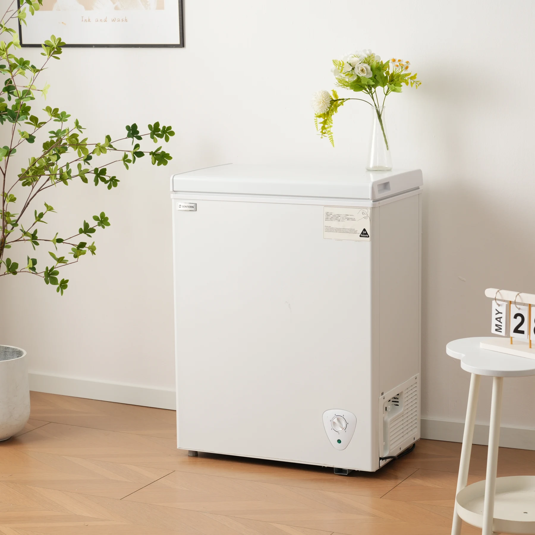 冷凍庫 90L 家庭用 業務用 チェストフリーザー 上開き バスケット付き フリーザー ストッカー 冷凍 省エネ スリム 冷凍冷蔵庫 温度調整 氷 静音 大容量 冷凍食品 ストック キッチン家電 ホワイト 白 冷凍庫 業務用冷蔵庫