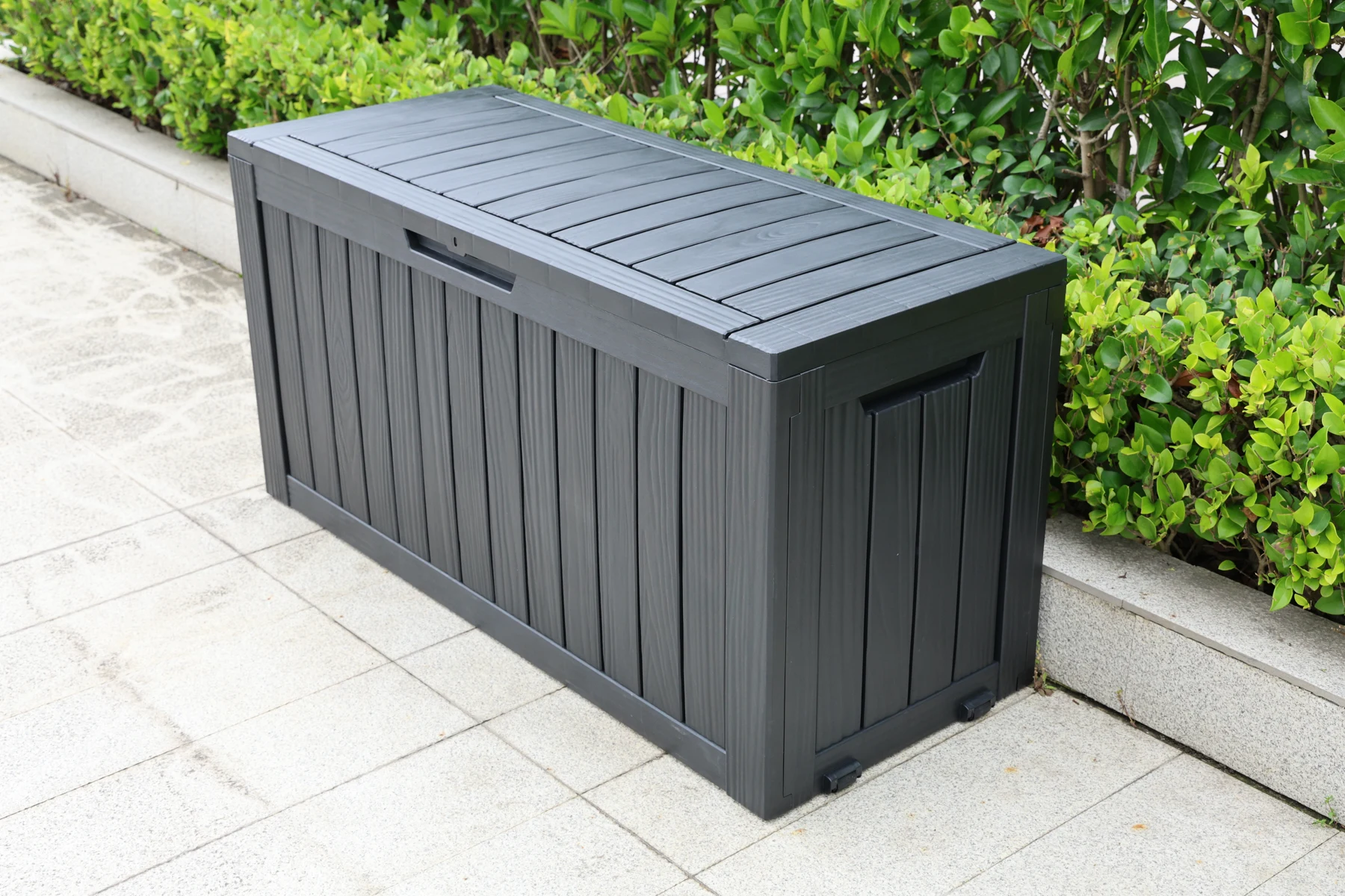 【ブラック 270L 114.7*46.5*57.6cm キャスター付き】戸外収納庫 収納ボックス 置き配 ゴミ箱 小型 屋外 ストッカー 防水/耐侯 収納可能 ガーデン/庭/ベランダ 頑丈