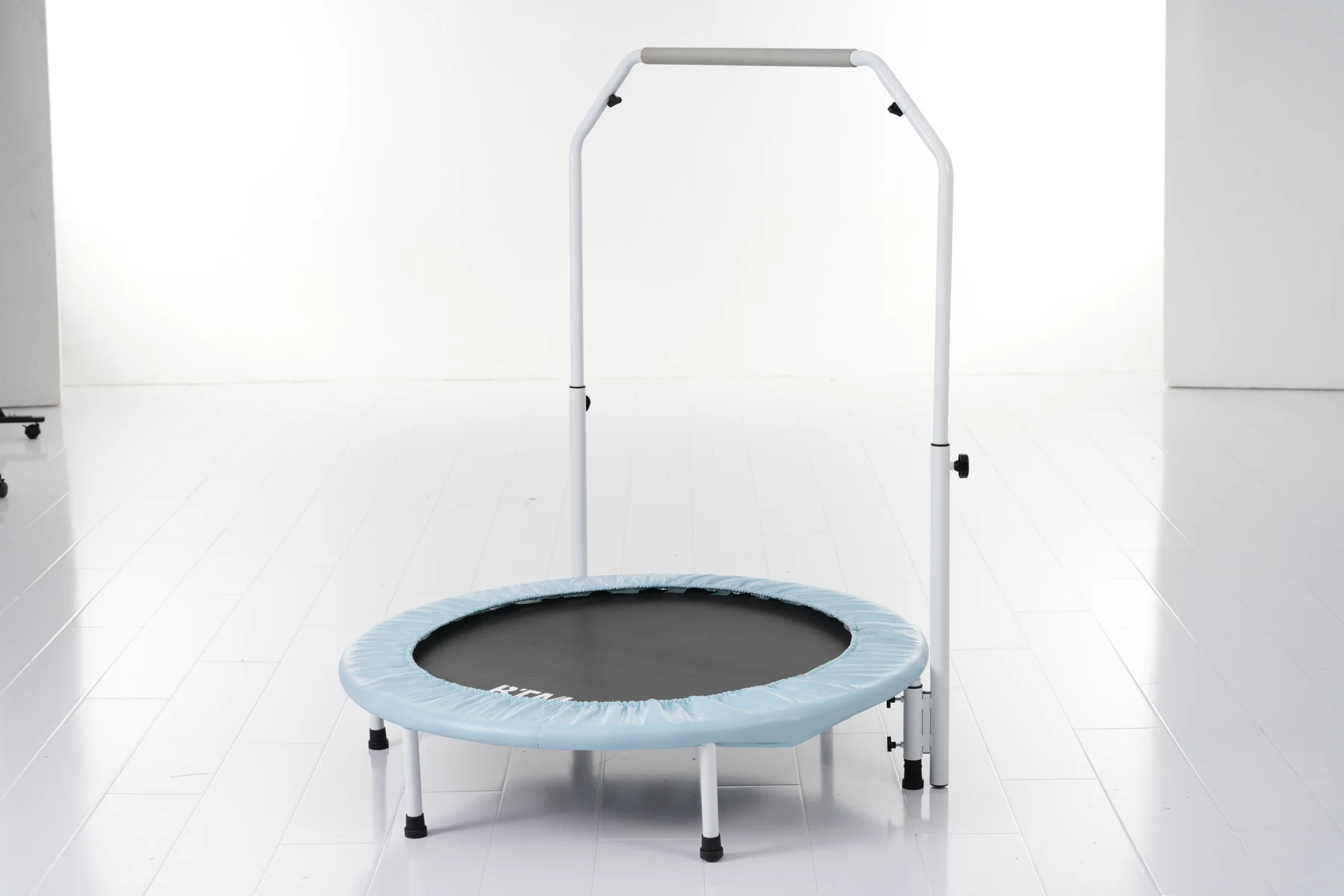 【MS323500 NEW COLOR:ライトブルー】補助手すり付き トランポリン ダイエット器具 健康器具 折りたたみ おもちゃ エクササイズ フィットネス 室内運動 あそび 家庭用 子供用 大人用 有酸素運動 ブラック