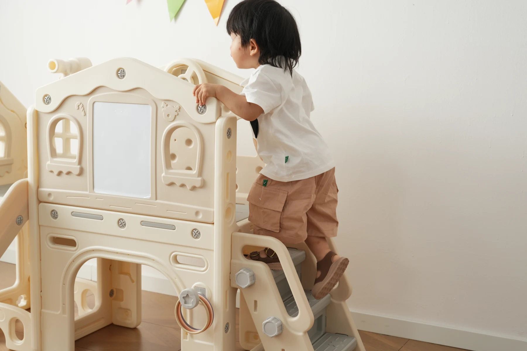滑り台 すべり台 お絵描きボード 遊具 室内 折りたたみ可能 組立簡単 室内遊具 大型遊具 すべりだい スウィング キッズパーク バスケットゴール 屋内 家庭用 キッズ 男の子 女の子 【ホワイト】