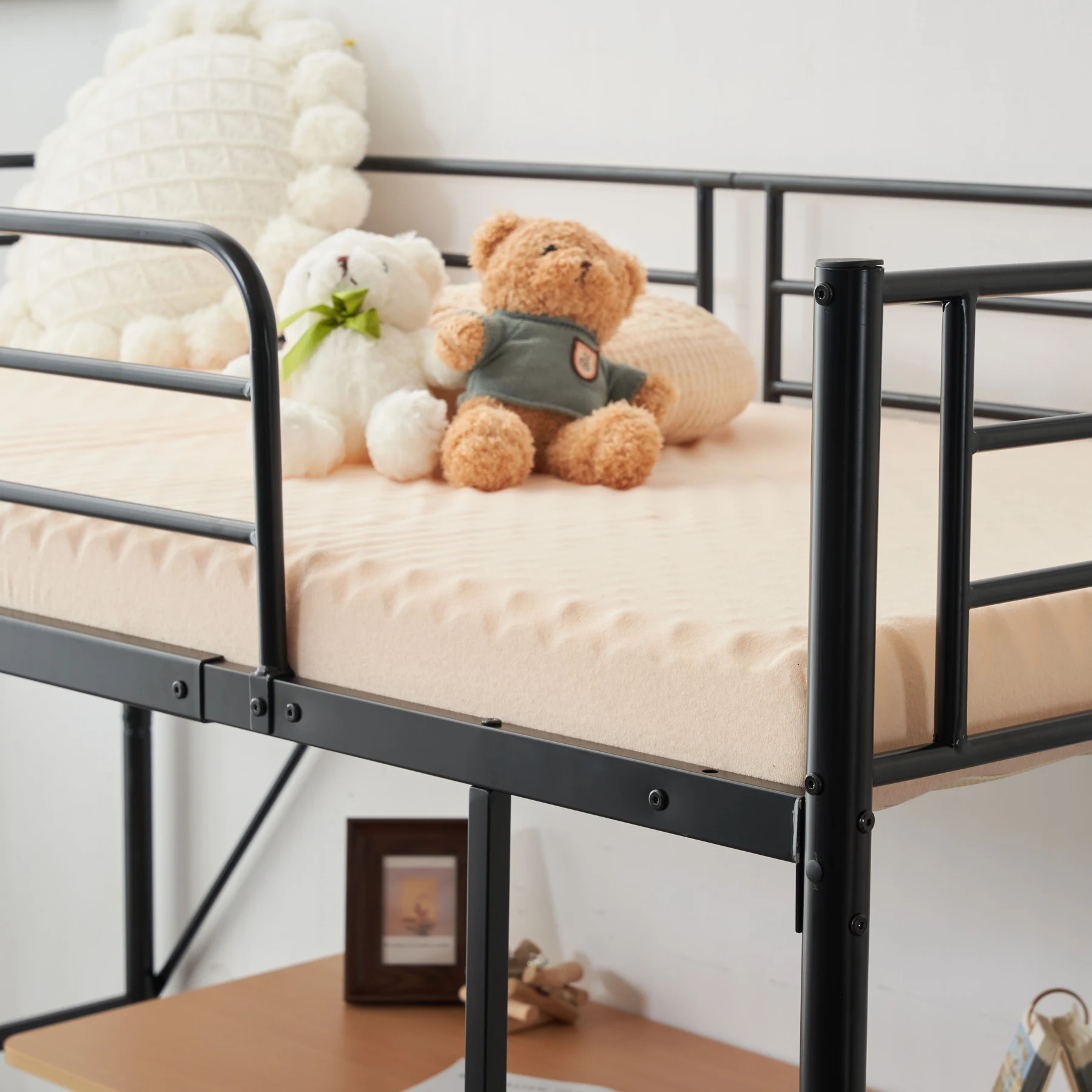 【ブラック】ロフトベッドミドルタイプ パイプベッド シングル ベッド シングルベッド 木 収納 北欧風 子供部屋 スチール 耐震 ベッド 新作